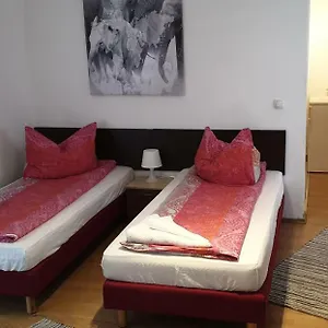 Apartmenthaus Beim Lkh Penzion